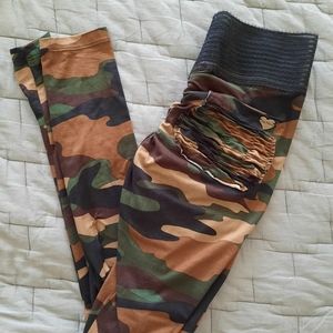 Cute booty lounge leggings size large